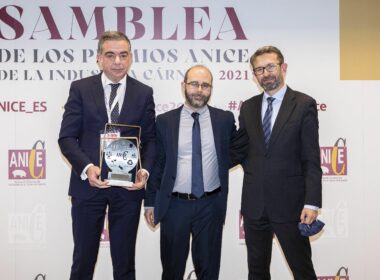 Foto de Emcesa recibe el Premio Anice 2021 en la Categoría ‘José