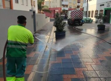 Foto de Operario de limpieza viaria de Mijas (Málaga). Foto